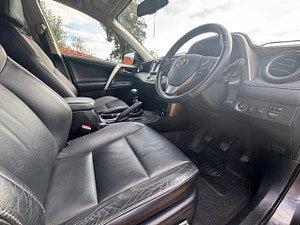 Toyota RAV4 thumbnail