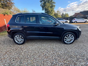 Volkswagen Tiguan thumbnail