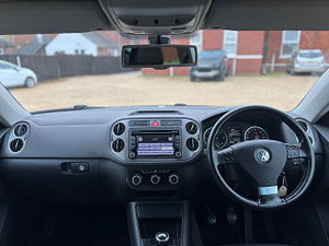 Volkswagen Tiguan thumbnail