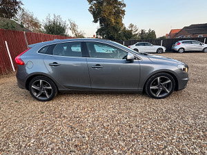 Volvo V40 thumbnail