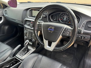 Volvo V40 Cross Country thumbnail