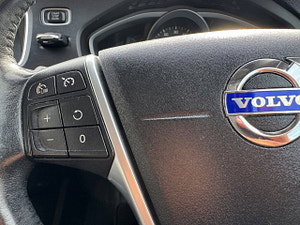 Volvo V40 Cross Country thumbnail