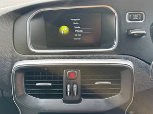 Volvo V40 Cross Country thumbnail