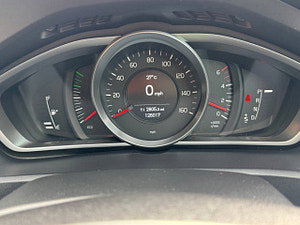 Volvo V40 Cross Country thumbnail