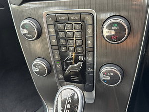 Volvo V40 Cross Country thumbnail