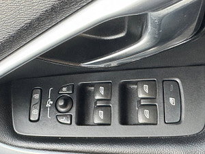 Volvo V40 Cross Country thumbnail