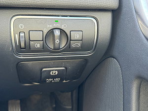 Volvo XC60 thumbnail
