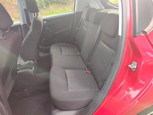 Peugeot 208 thumbnail