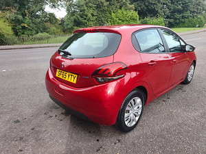 Peugeot 208 thumbnail