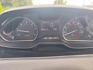 Peugeot 208 thumbnail