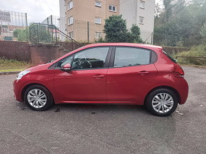 Peugeot 208 thumbnail