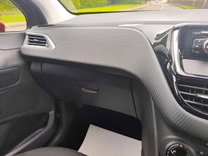 Peugeot 208 thumbnail