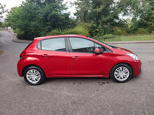 Peugeot 208 thumbnail