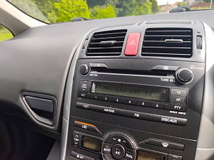 Toyota Auris thumbnail
