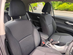 Toyota Auris thumbnail