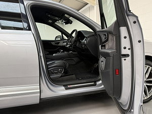 Audi Q7 thumbnail