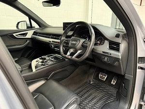 Audi Q7 thumbnail