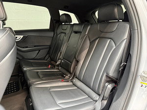 Audi Q7 thumbnail