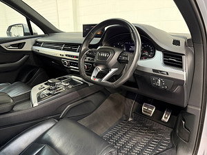 Audi Q7 thumbnail