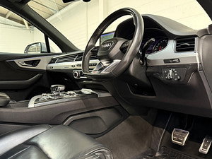 Audi Q7 thumbnail