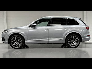 Audi Q7 thumbnail
