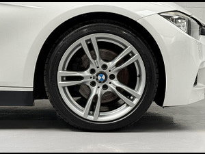 BMW 3 Series thumbnail