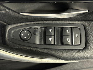 BMW 3 Series thumbnail