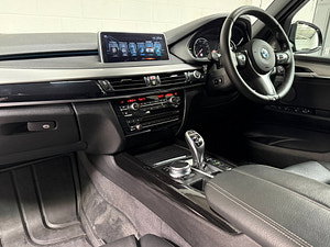 BMW X5 thumbnail
