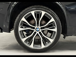BMW X5 thumbnail