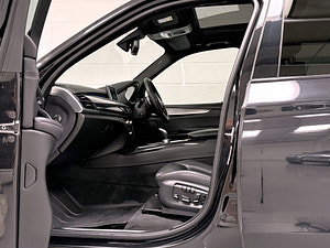 BMW X5 thumbnail