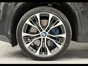 BMW X5 thumbnail