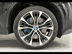 BMW X5 thumbnail