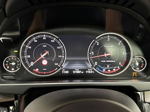 BMW X5 thumbnail