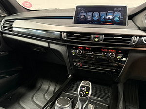 BMW X5 thumbnail