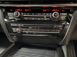 BMW X5 thumbnail