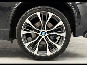 BMW X5 thumbnail