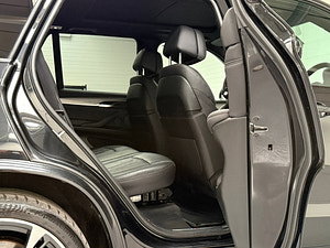 BMW X5 thumbnail
