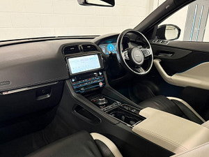 Jaguar F-PACE thumbnail