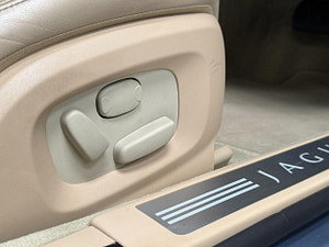 Jaguar XF thumbnail