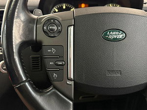Land Rover Discovery 4 thumbnail