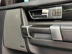 Land Rover Discovery 4 thumbnail