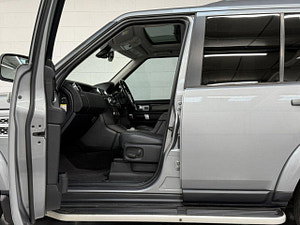 Land Rover Discovery 4 thumbnail