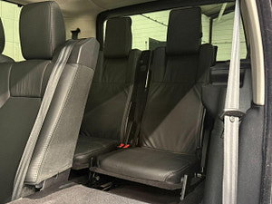Land Rover Discovery 4 thumbnail
