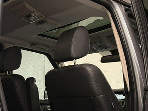 Land Rover Discovery 4 thumbnail