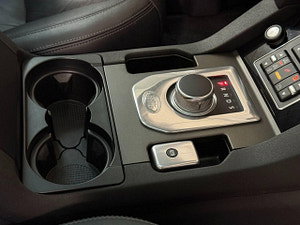 Land Rover Discovery 4 thumbnail