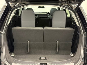 Land Rover Discovery Sport thumbnail