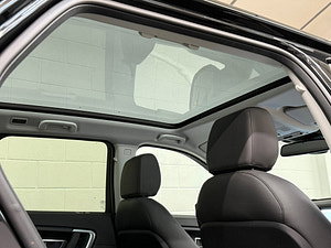 Land Rover Discovery Sport thumbnail