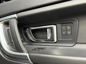 Land Rover Discovery Sport thumbnail