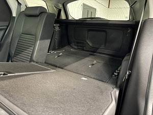 Land Rover Discovery Sport thumbnail