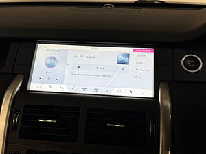 Land Rover Discovery Sport thumbnail